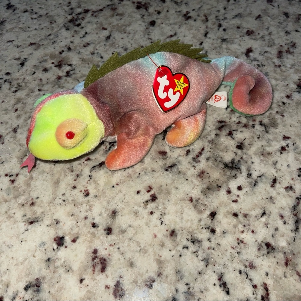NWT Vintage Ty Beanie Baby Iggy the Iguana 1997 Rainbow Collectible Lizard - Picture 1 of 10